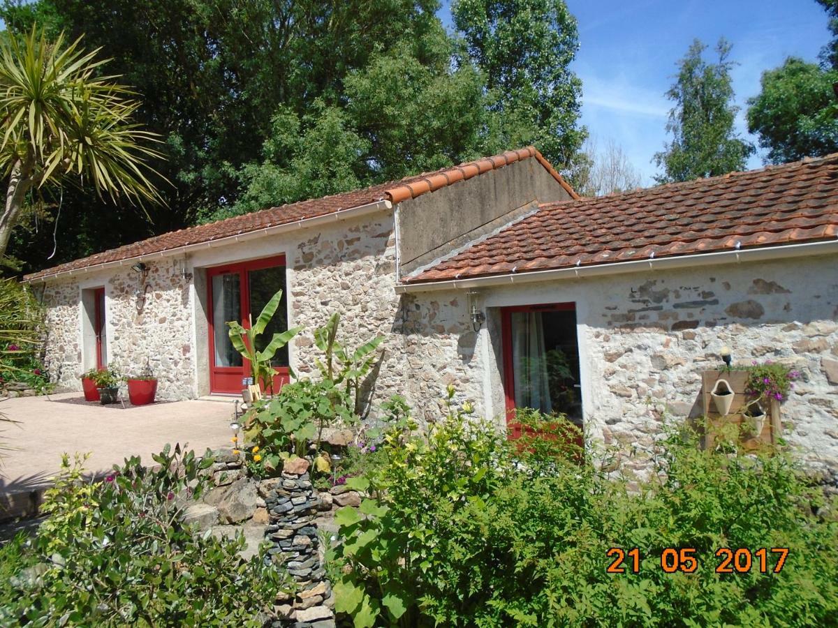 Bed and Breakfast Les Trois Etangs à Saint-Viaud Extérieur photo